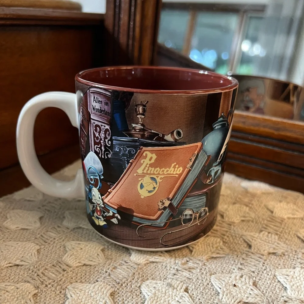 DISNEY Classic‎ Pinocchio 12oz Ceramic Coffee Mug Made in Japan Walt Disney